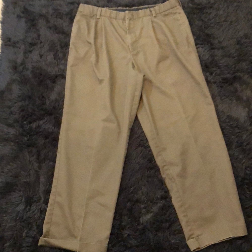 DOCKERS OLIVE GREEN KHAKIS